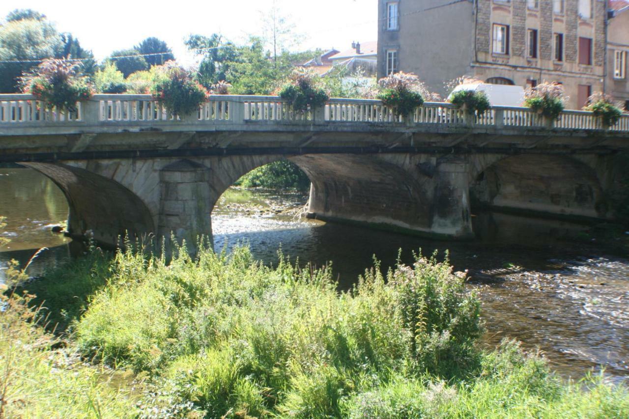 Les Ponts De L'Ornain Apartment Bar-le-Duc Bagian luar foto